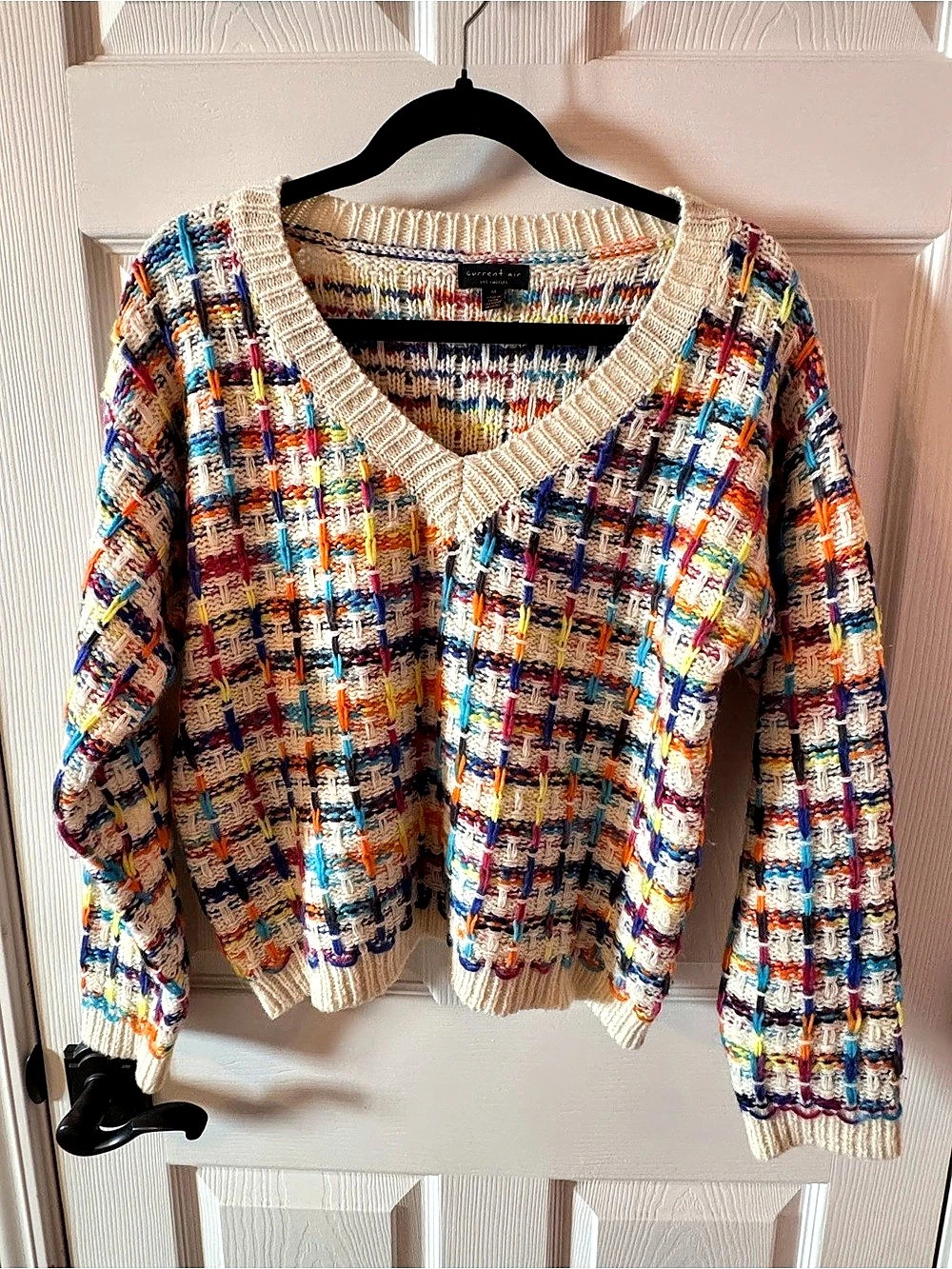 Current Air Rainbow Multicolor V-Neck knit Sweater Size Medium